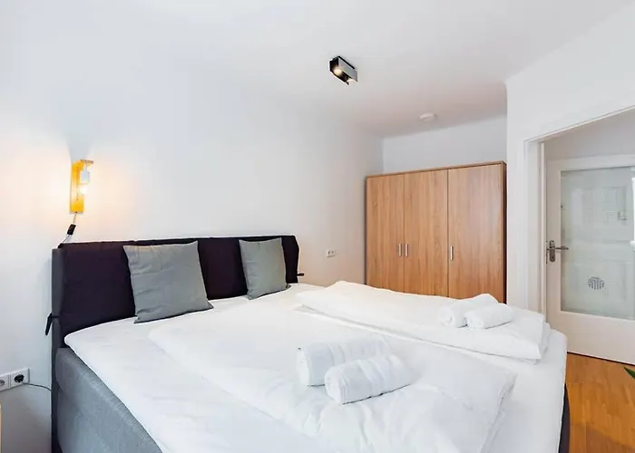 Newly-Renovated, Central City Apartment In The Heart Of Vienna