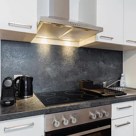 Newly-Renovated, Central City Apartment In The Heart Of Wien Exterior foto